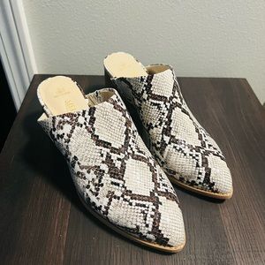 Snake print Melrose Ave Women's Block Heel Mule Size 7.5